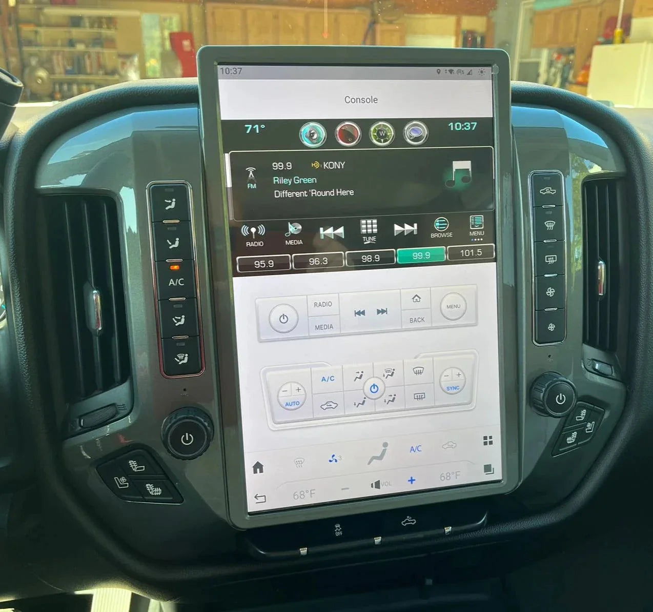 GMC Sierra Tesla Carplay Screen