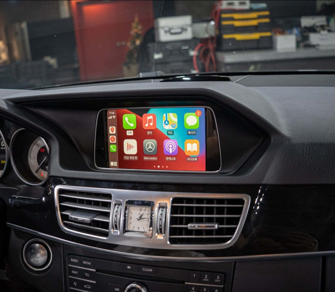 Mercedes Tesla Screen – Merge Screens
